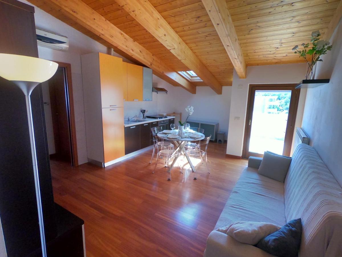Ferienwohnung Attico Petfriendly Con Terrazzo, Via Del Borgo Montesilvano Marina Exterior foto