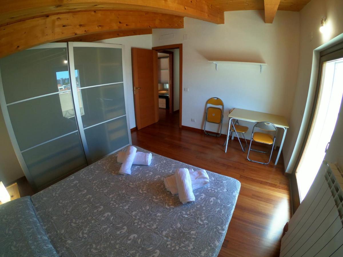 Ferienwohnung Attico Petfriendly Con Terrazzo, Via Del Borgo Montesilvano Marina Exterior foto